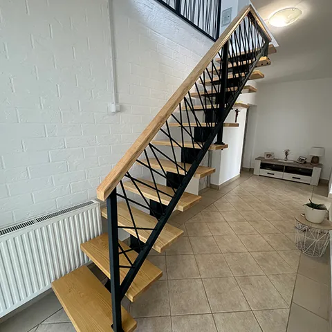 Unutarnje stepenište prilagođeno interijeru